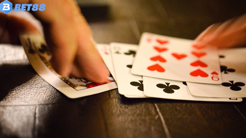 Dấu hiệu nhận biết bài rác trong Poker là gì?